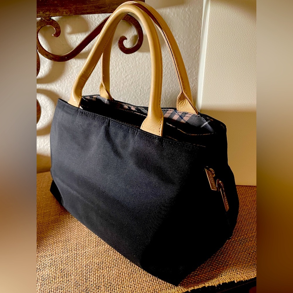 Burberry handbag - Picture 2 of 14
